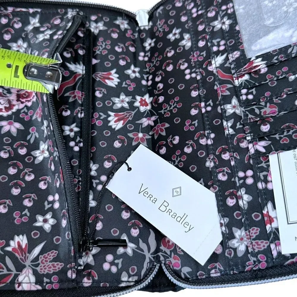 Vera Bradley RFID Wrestlet Bag NWT